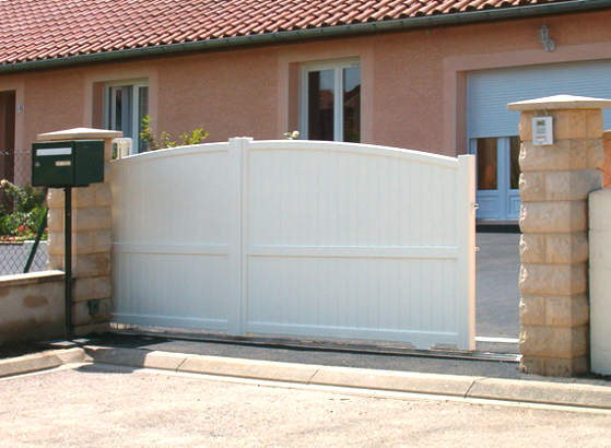 Portails clôtures porte de garage Roques Portet sur Garonne Muret | Miroiterie Midi Pyrénées.