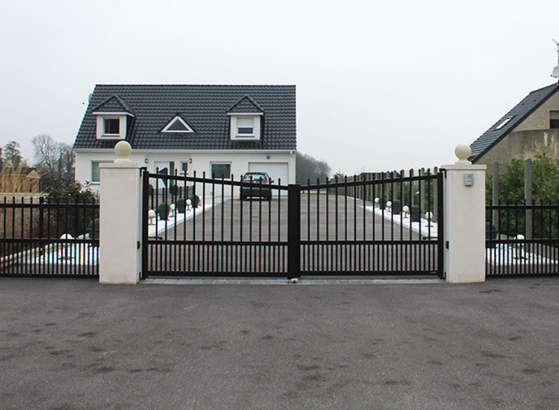 Portails clôtures porte de garage Roques Portet sur Garonne Muret | Miroiterie Midi Pyrénées.